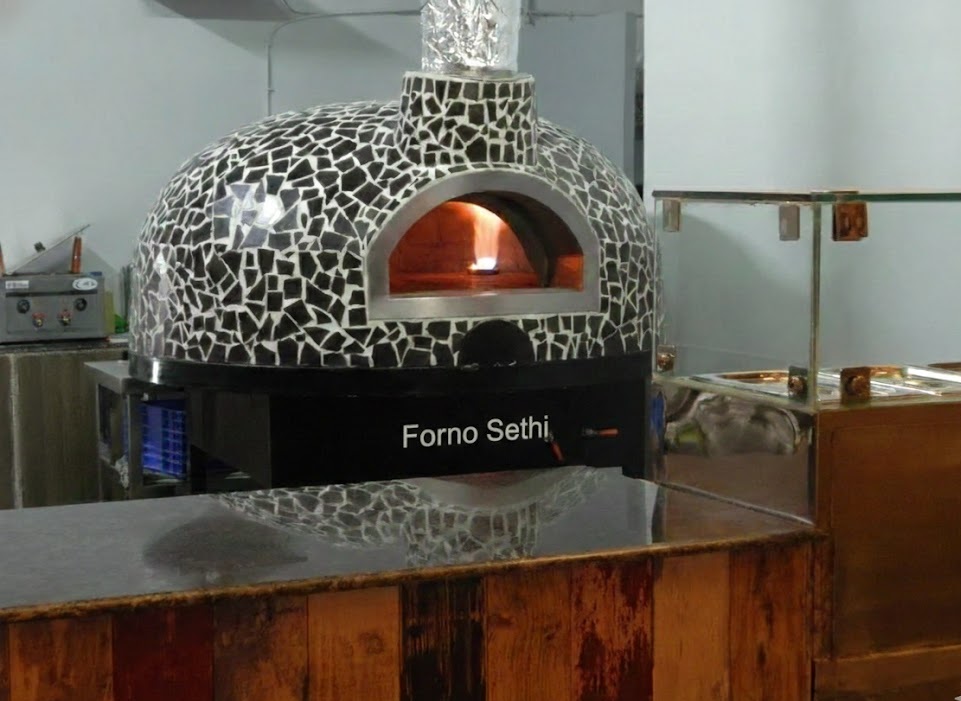 portable wood fired pizza oven for cafes and restaurants
